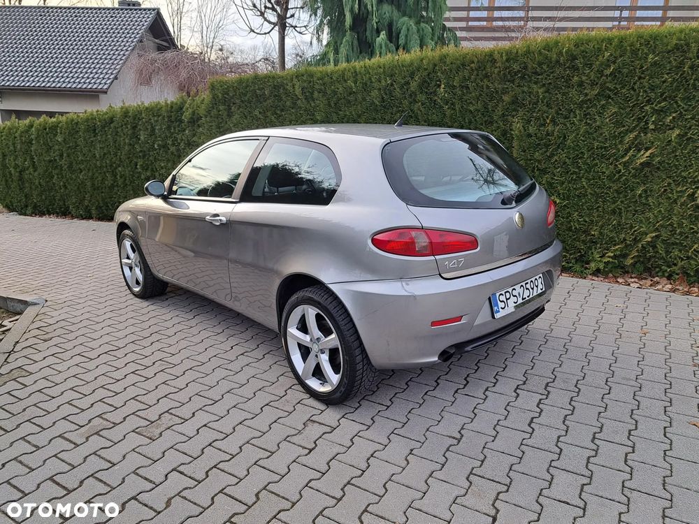 Alfa Romeo 147 1.6 Twin Spark Impression - 2