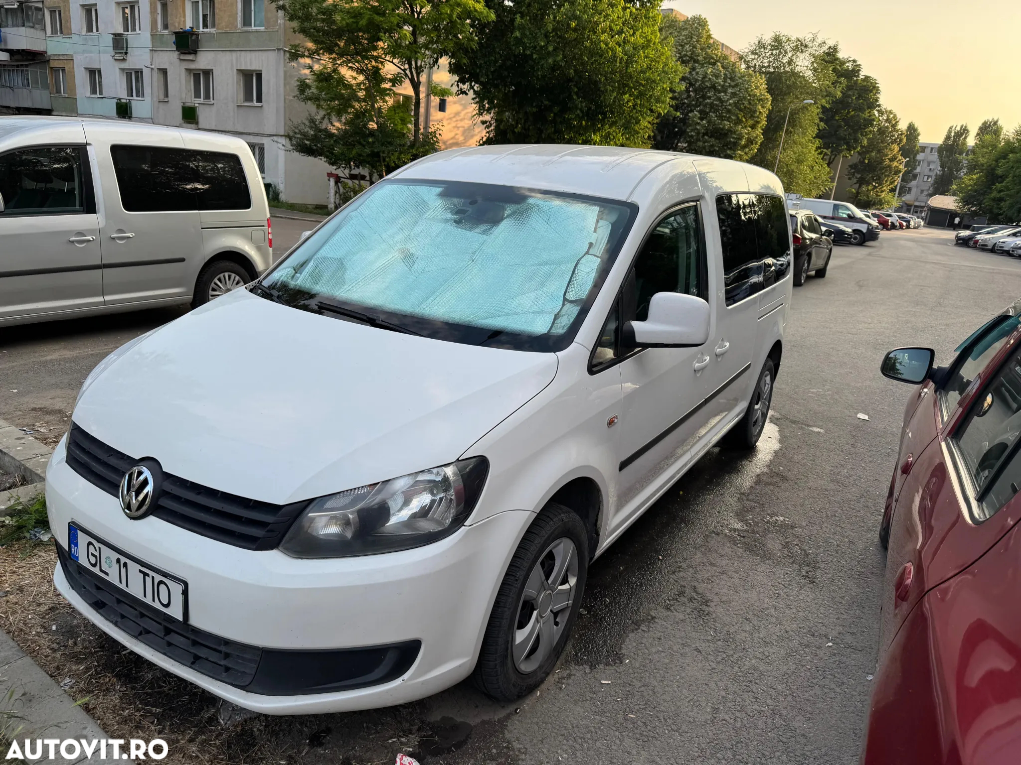 Volkswagen Caddy 2.0 TDI Comfortline - 9