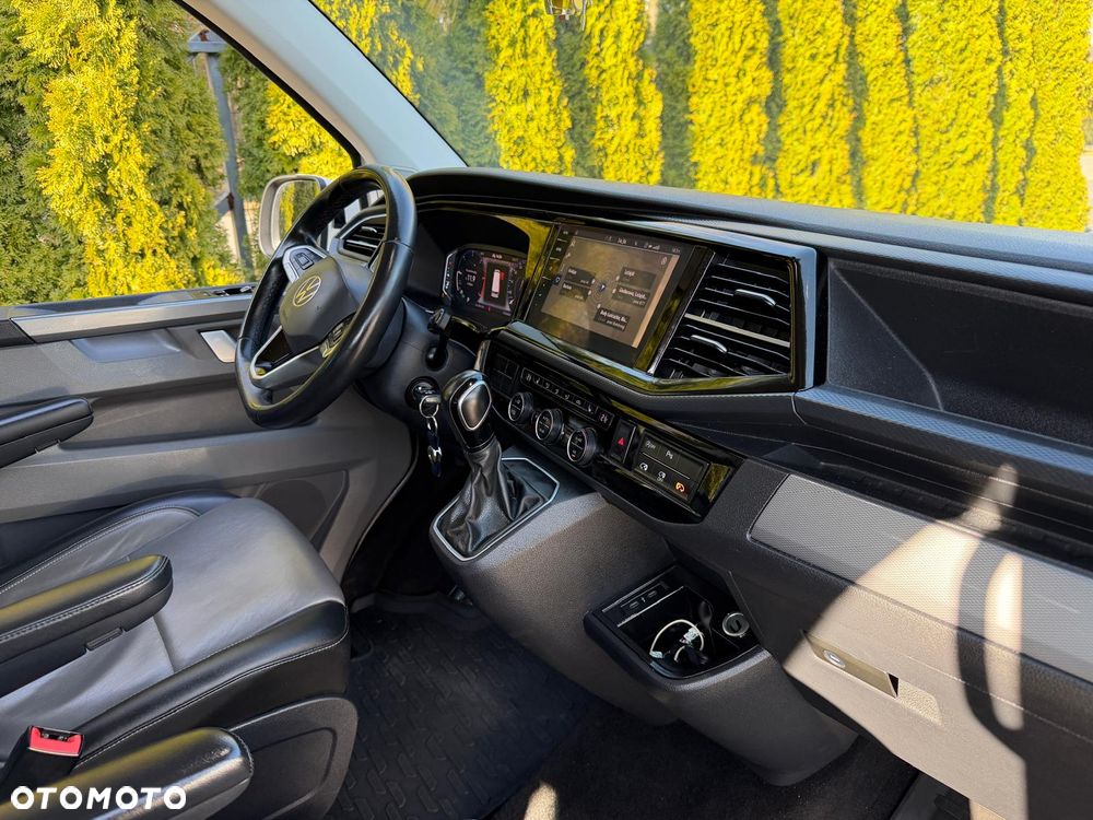 Volkswagen Caravelle - 18