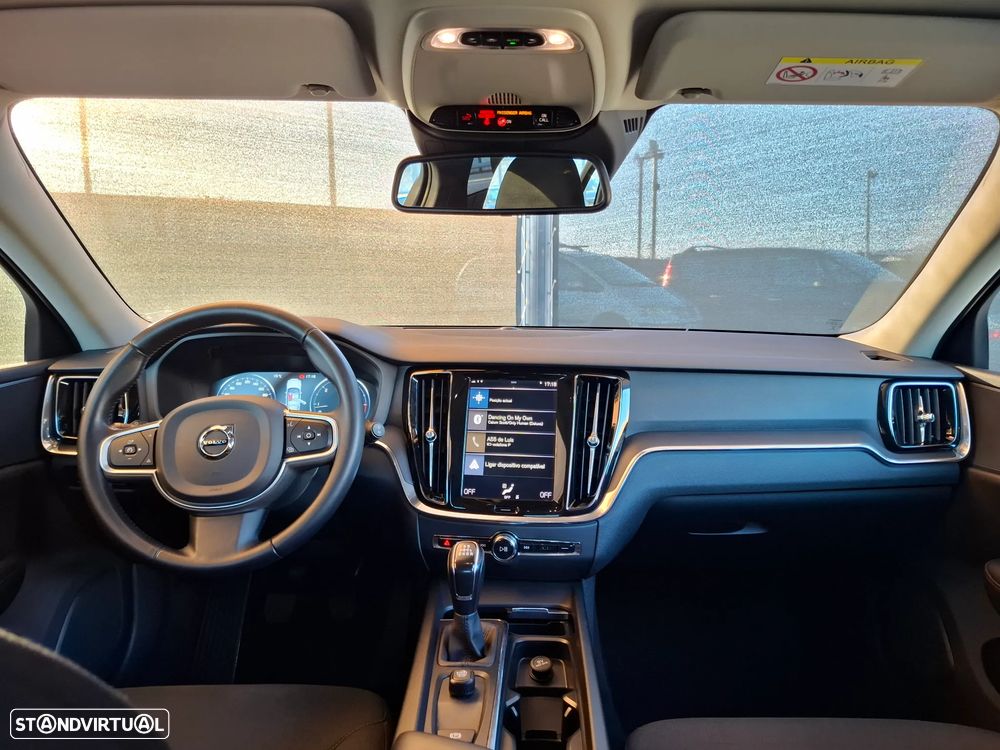 Volvo V60 2.0 D3 Momentum - 22