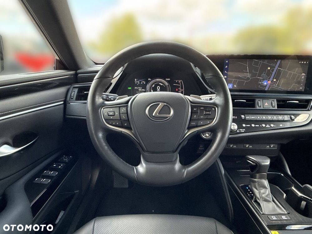 Lexus ES 300h Business Edition - 24