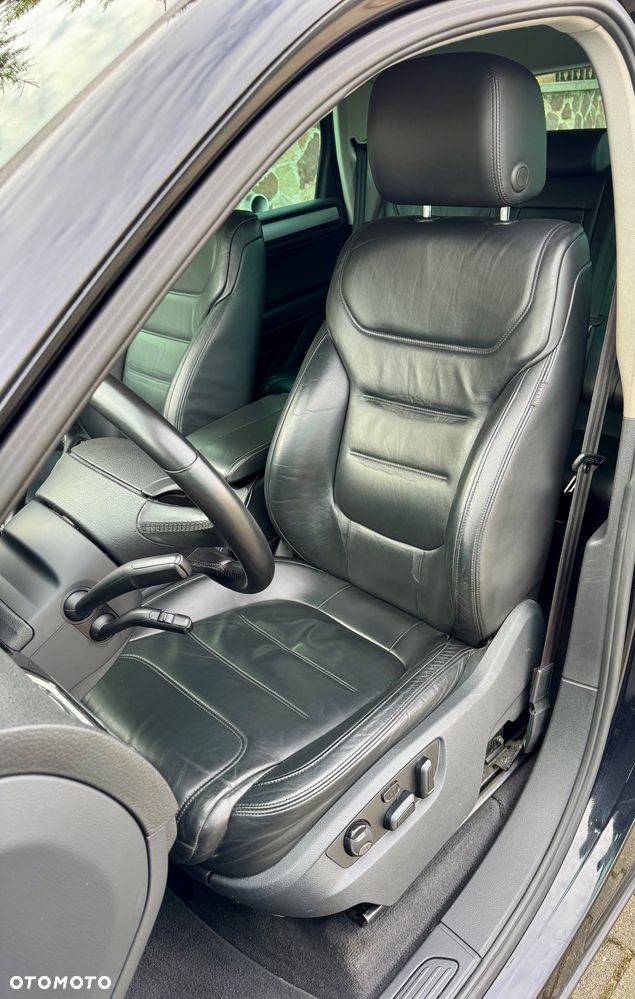 Volkswagen Touareg - 20