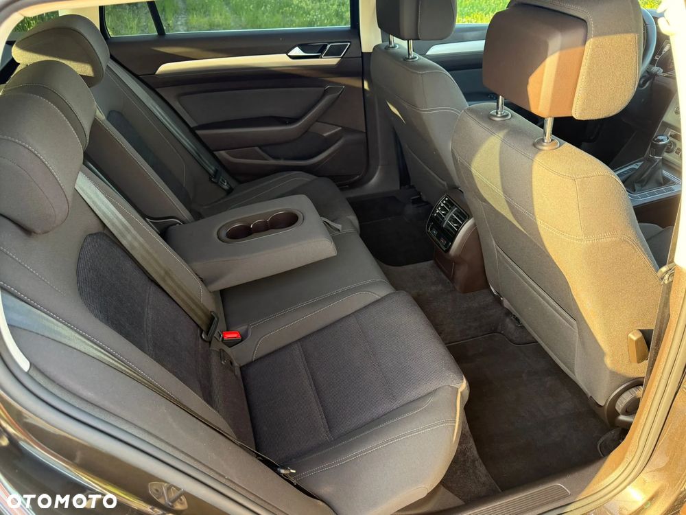 Volkswagen Passat 1.6 TDI (BlueMotion Technology) Comfortline - 17