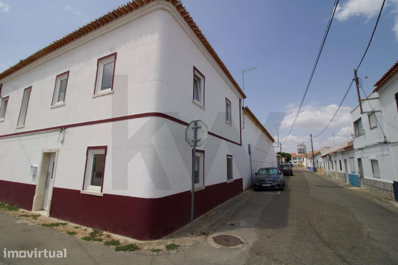 Moradia T5 + Antigo Lagar de Azeite em Casa Branca | Terreno de 1.043
