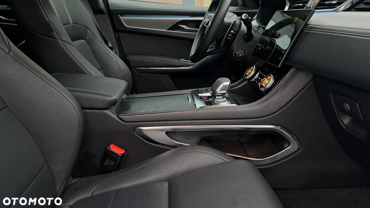 Jaguar F-Pace - 22