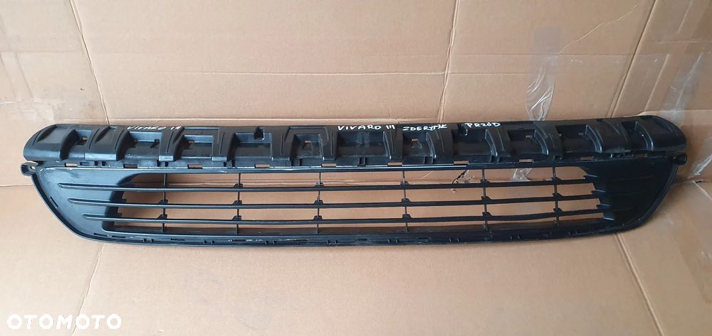 Kratka zderzaka środkowa przód Opel Vivaro B Trafic III 93868858 622543504R - 1