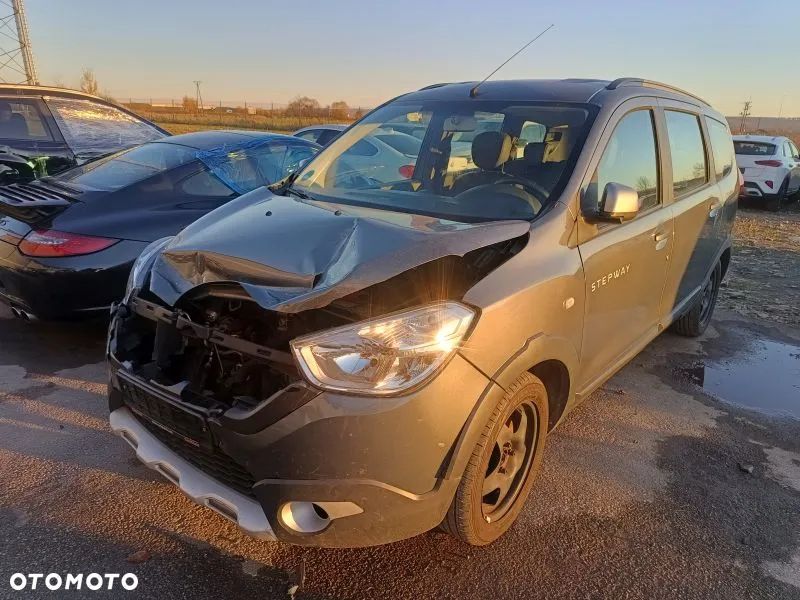 Dacia Lodgy TCe 115 Stepway Celebration - 1