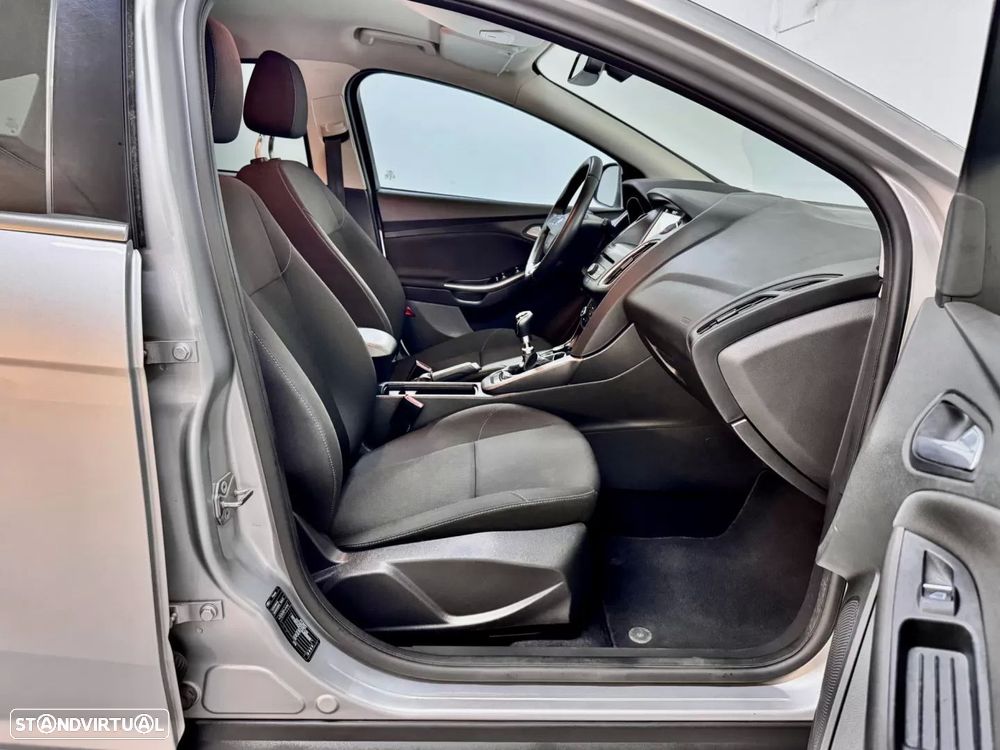 Ford Focus 1.0 EcoBoost S&S ACTIVE X - 44