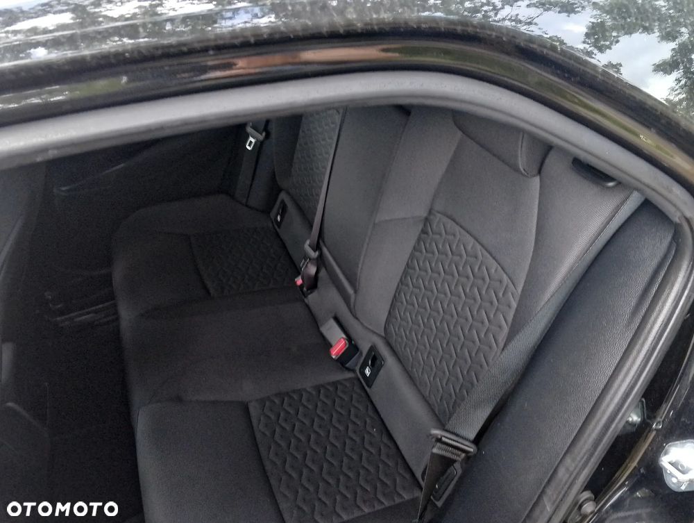 Toyota Corolla 2.0 Hybrid Executive - 21