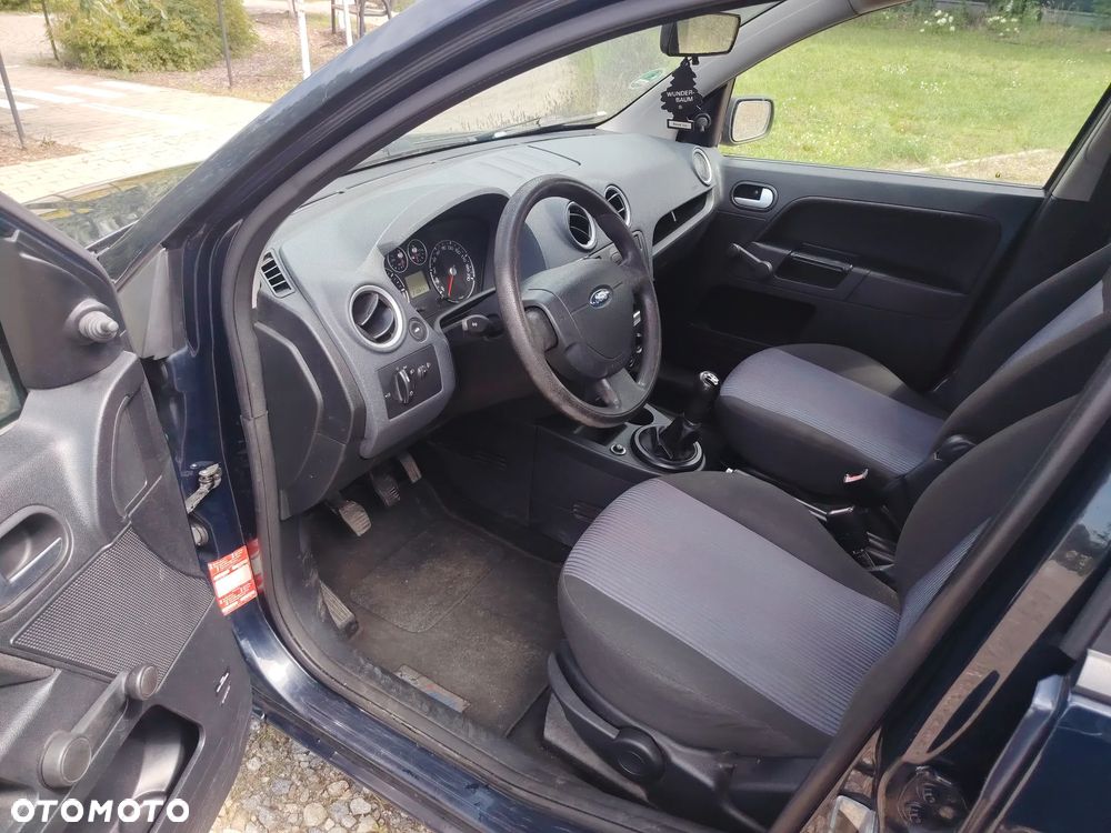 Ford Fusion 1.4 + - 13