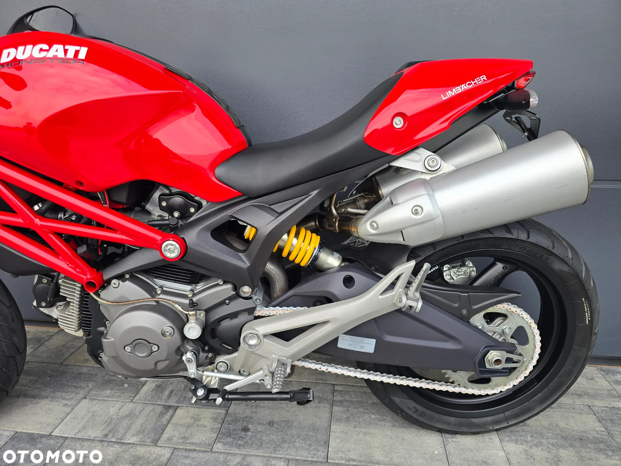 Ducati Monster - 11