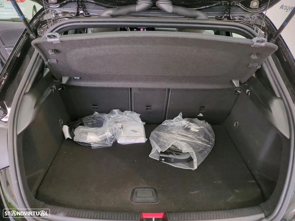 Mercedes-Benz A 250 e Style Plus - 11