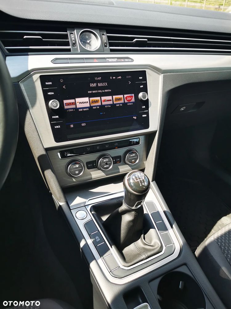 Volkswagen Passat Variant 1.4 TSI BMT Comfortline - 20
