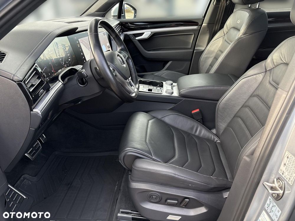 Volkswagen Touareg 3.0 V6 TDI SCR 4Mot R-Line - 11