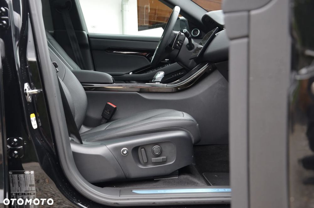 Land Rover Range Rover Evoque P200 R-Dynamic - 9