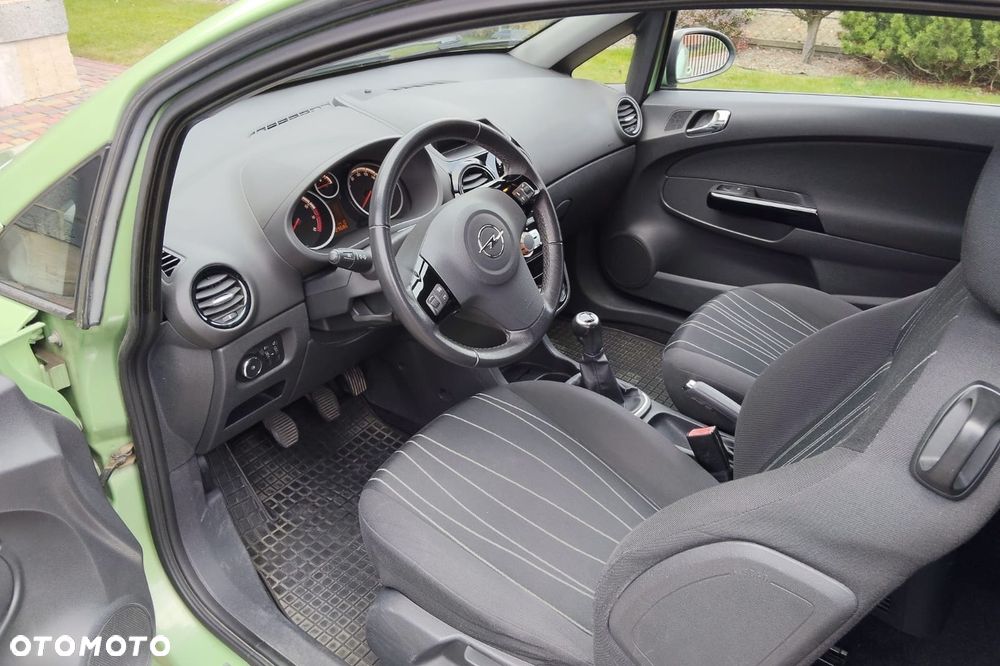 Opel Corsa - 11