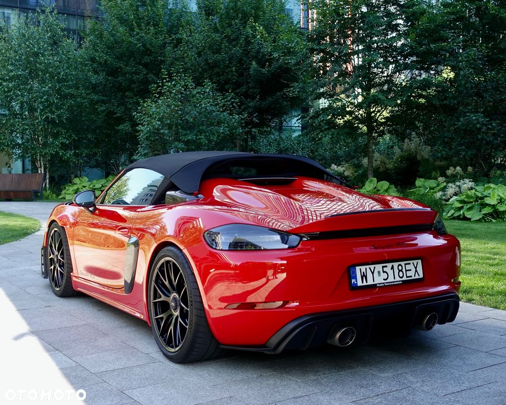 Porsche 718 Spyder - 8