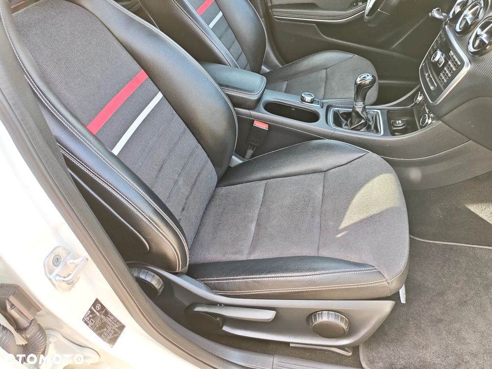 Mercedes-Benz Klasa A 180 (BlueEFFICIENCY) - 26