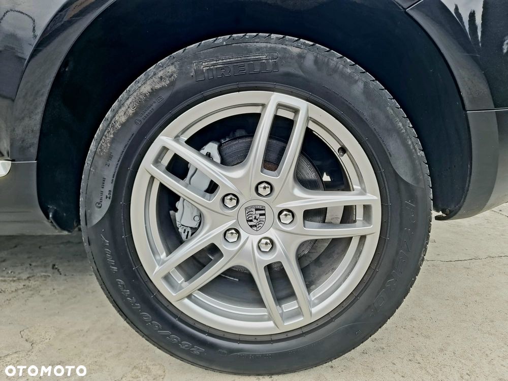 Volkswagen Touareg 3.2 V6 Automatik Individual - 36
