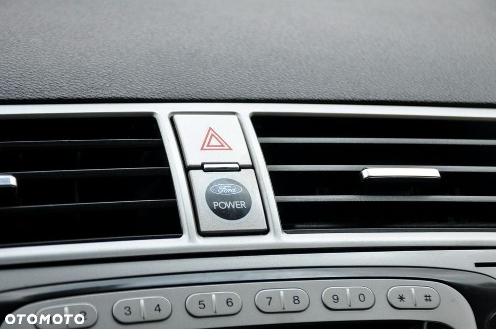 Ford Kuga - 33