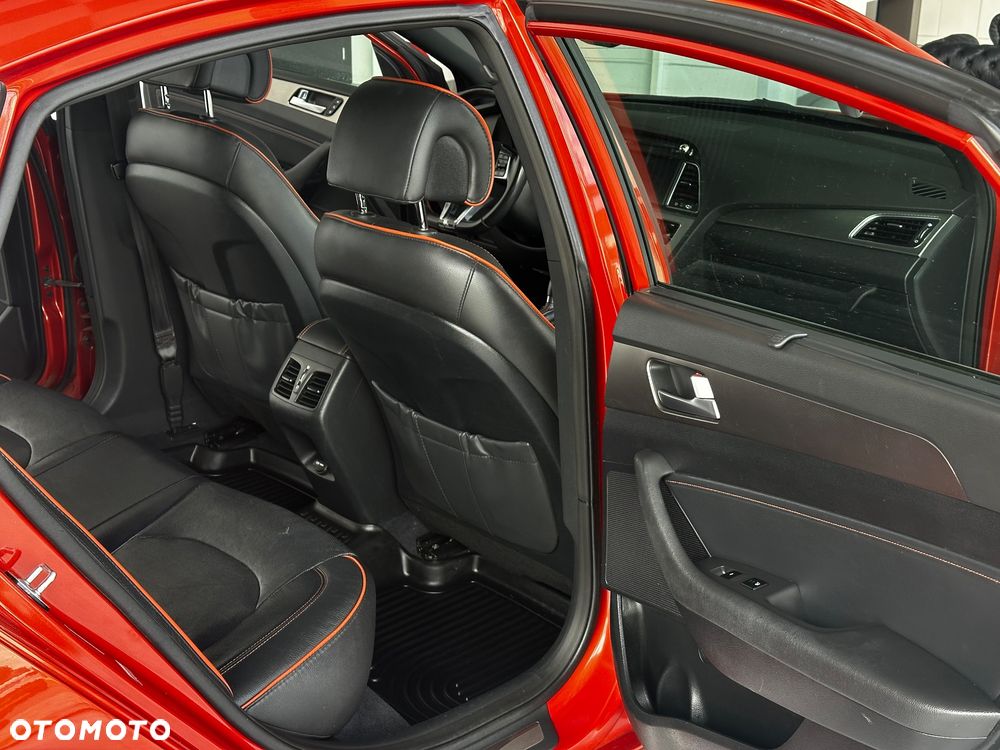 Hyundai Sonata - 24
