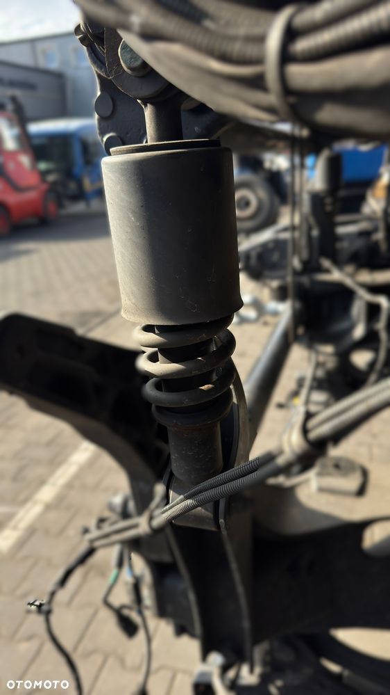 AMORTYZATOR SPRĘŻYNOWY ZAWIESZENIA KABINY LEWY MAN TG3 TGX TGS - 2
