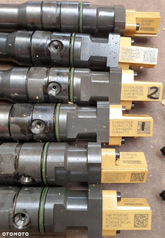 WTRYSK WTRYSKIWACZ PALIWA DAF XF  2047600  2047601  1974030  153458220 - 3