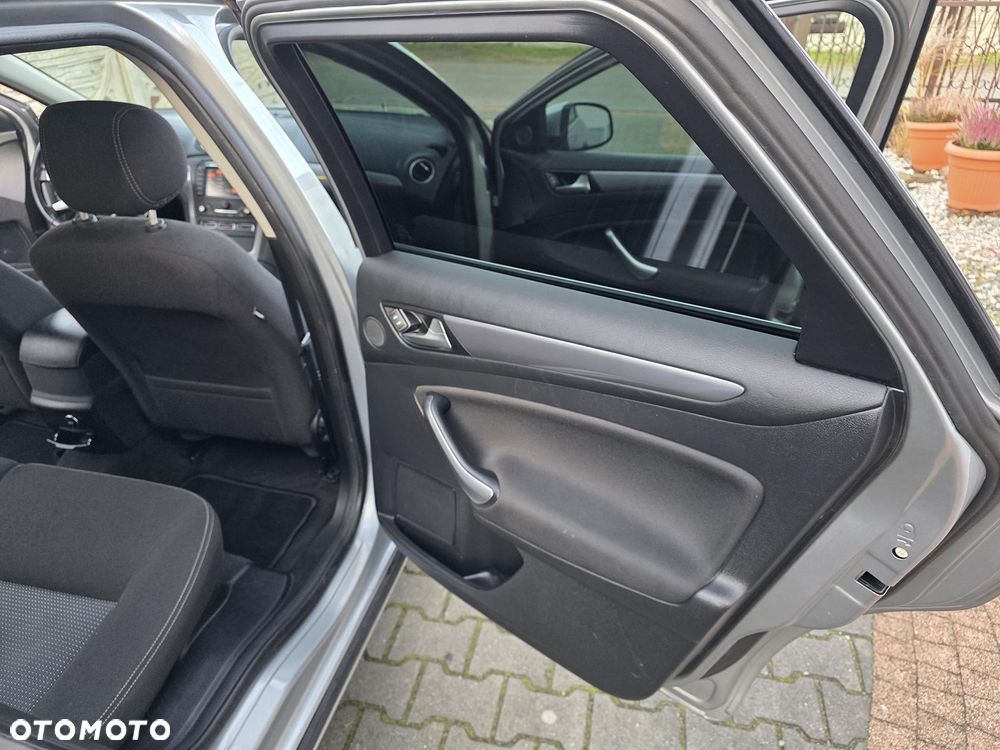 Ford Mondeo 2.0 TDCi Ambiente - 25