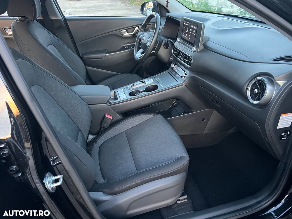 Hyundai KONA Select - 8