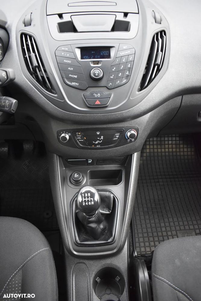 Ford Transit Courier - 18