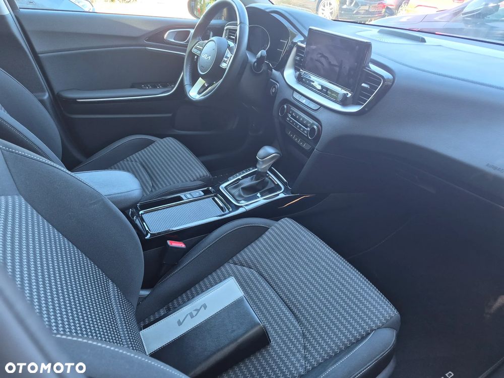 Kia XCeed - 16