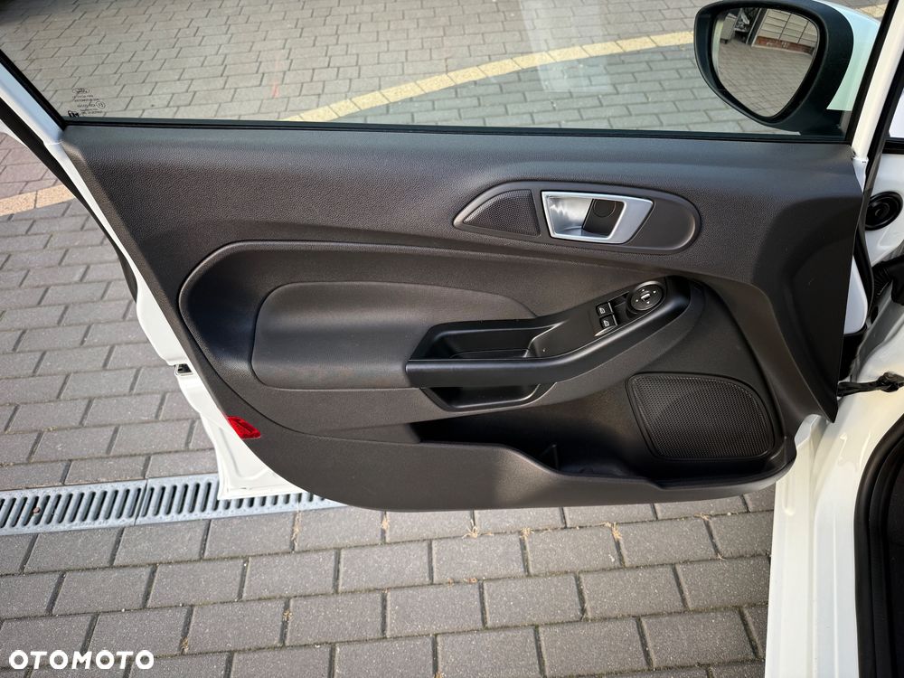 Ford Fiesta - 23
