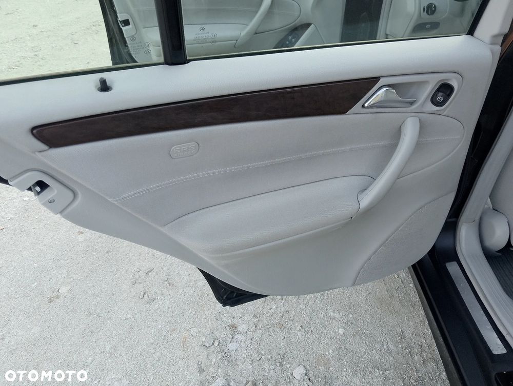 Mercedes-Benz Klasa C - 16