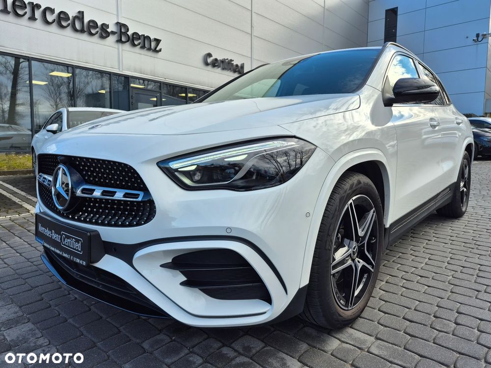 Mercedes-Benz GLA 200 AMG Line - 9
