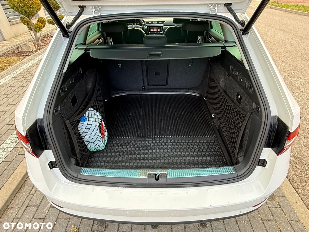 Skoda Superb 2.0 TDI Ambition DSG - 8