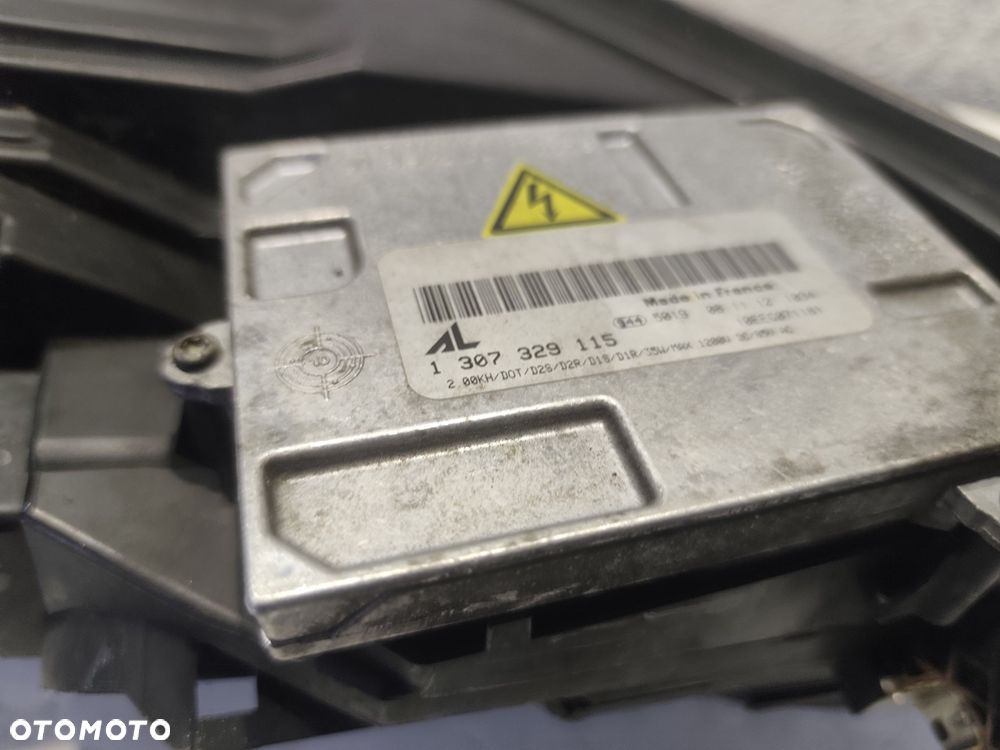 AUDI A4 B7 04r LAMPA BIXENON SKRĘTNY PRAWY PRZÓD EUROPA - 5