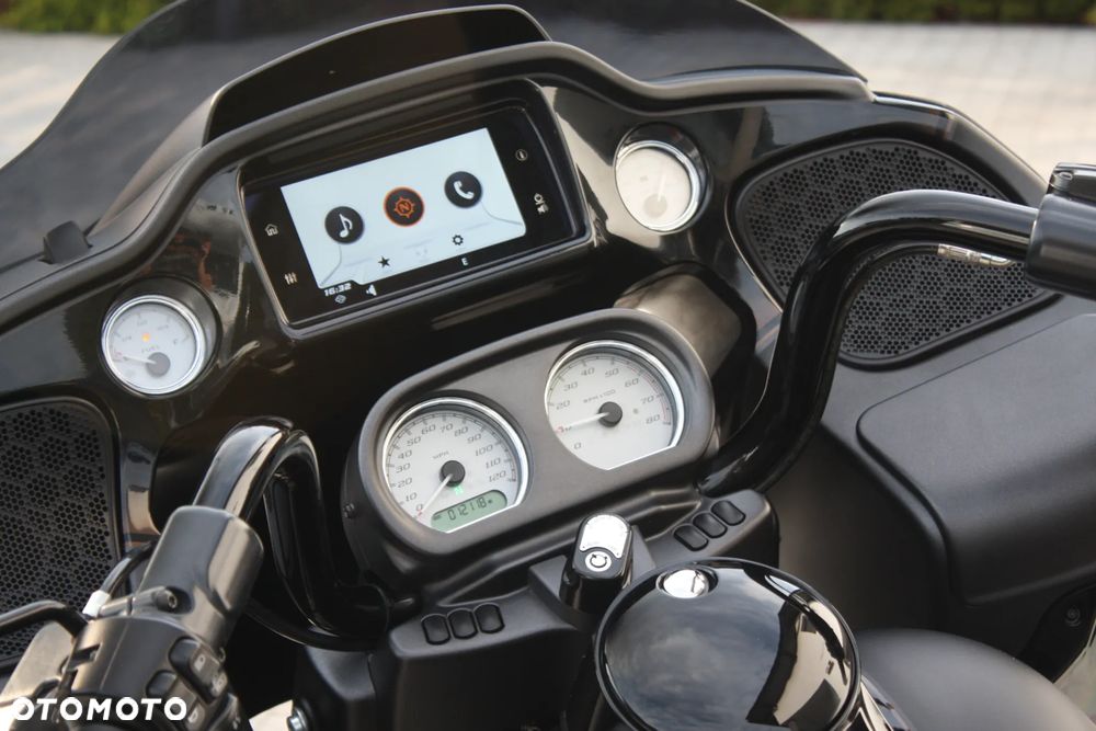 Harley-Davidson Touring Road Glide - 4