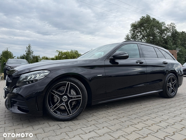 Mercedes-Benz Klasa C 220 d T 9G-TRONIC AMG Line