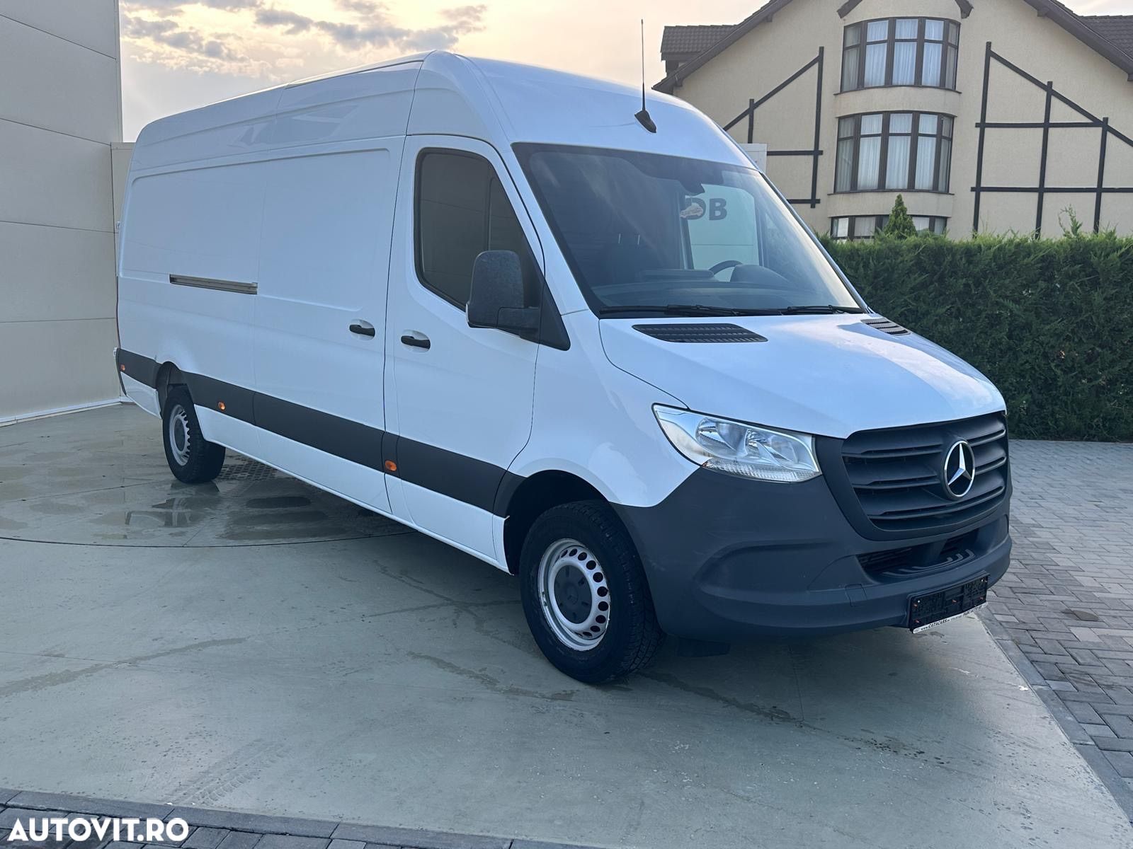 Mercedes-Benz Sprinter 319CDI  LUNG - 1