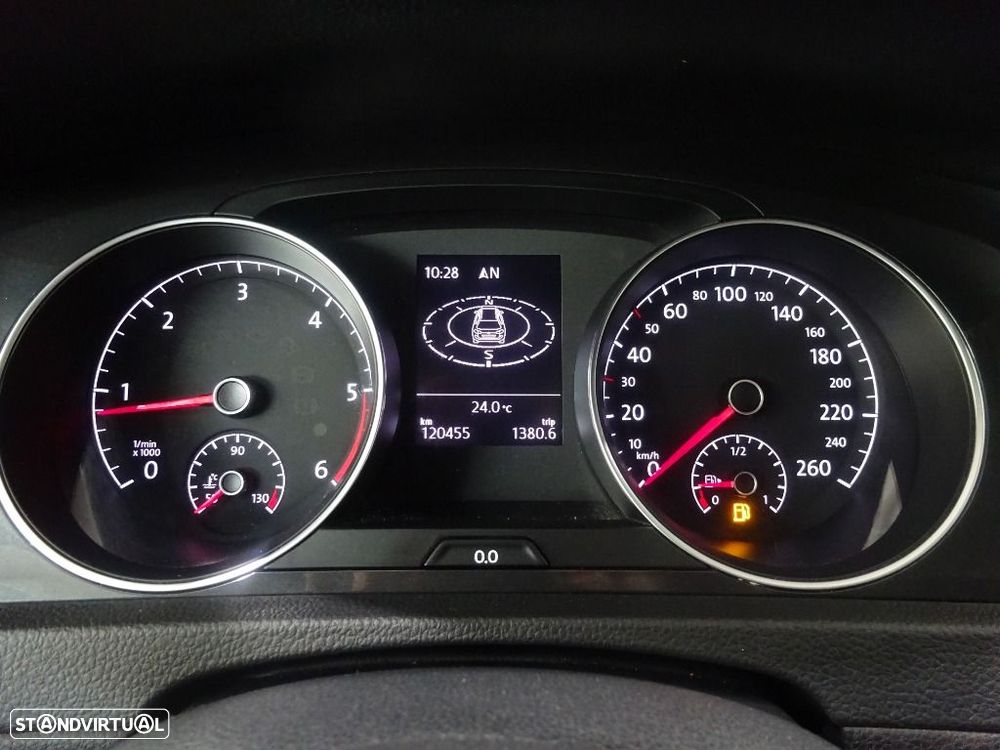 VW Golf Variant 1.6 TDi Confortline - 17