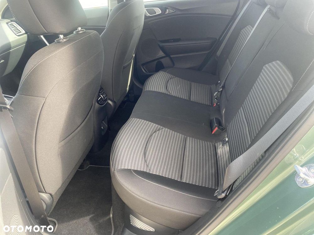 Kia Ceed - 21