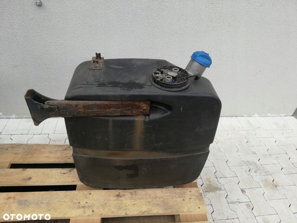 ZBIORNIK AD BLUE STRALIS TRAKKER - 1