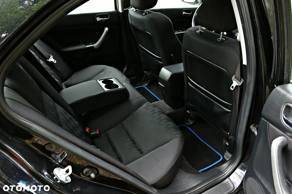Honda Accord 2.0 i Sport - 34