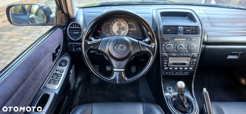 Lexus IS 200 - 19