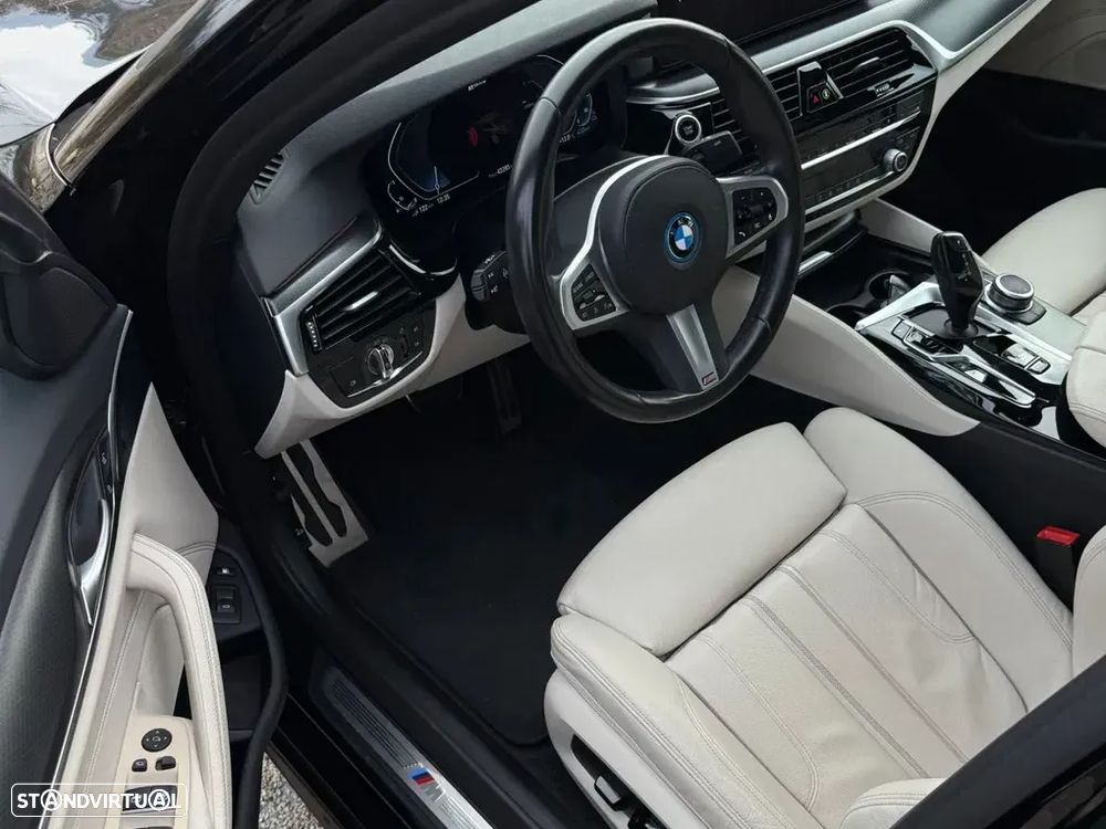 BMW 530 e Pack M - 18
