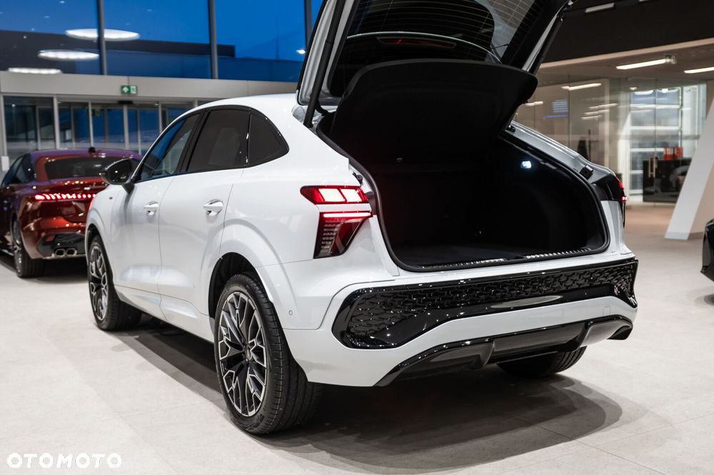 Audi Q3 Sportback - 9