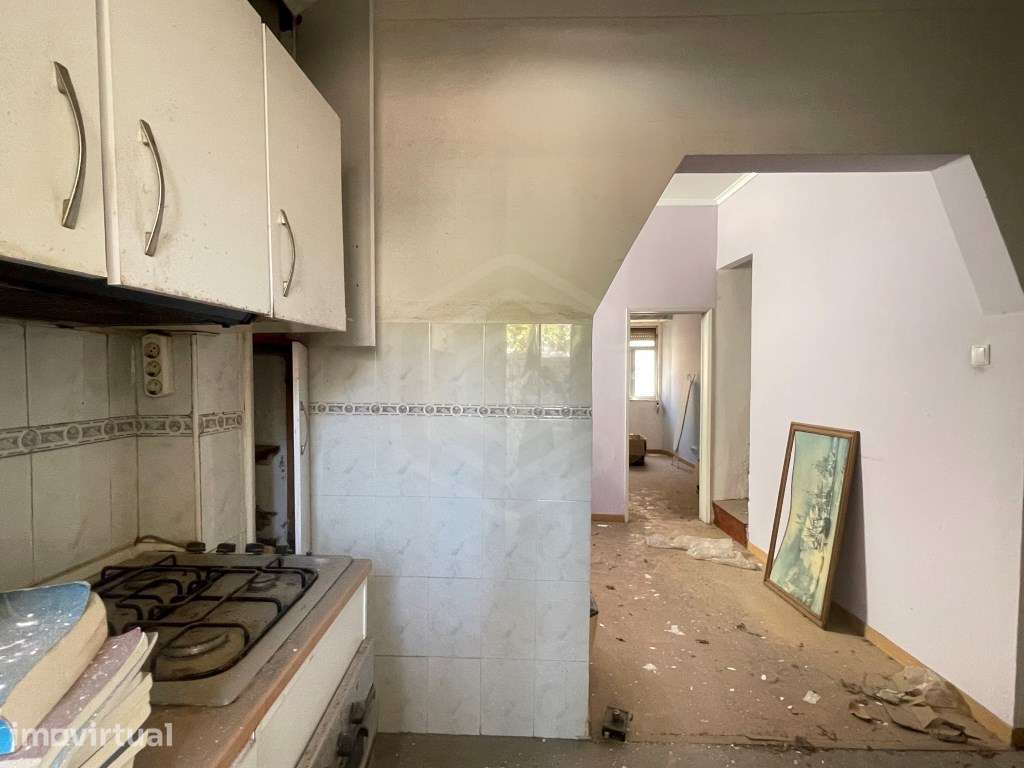 Prédio para renovação com localização privilegiada junto ao Jardim ... - Grande imagem: 4/26