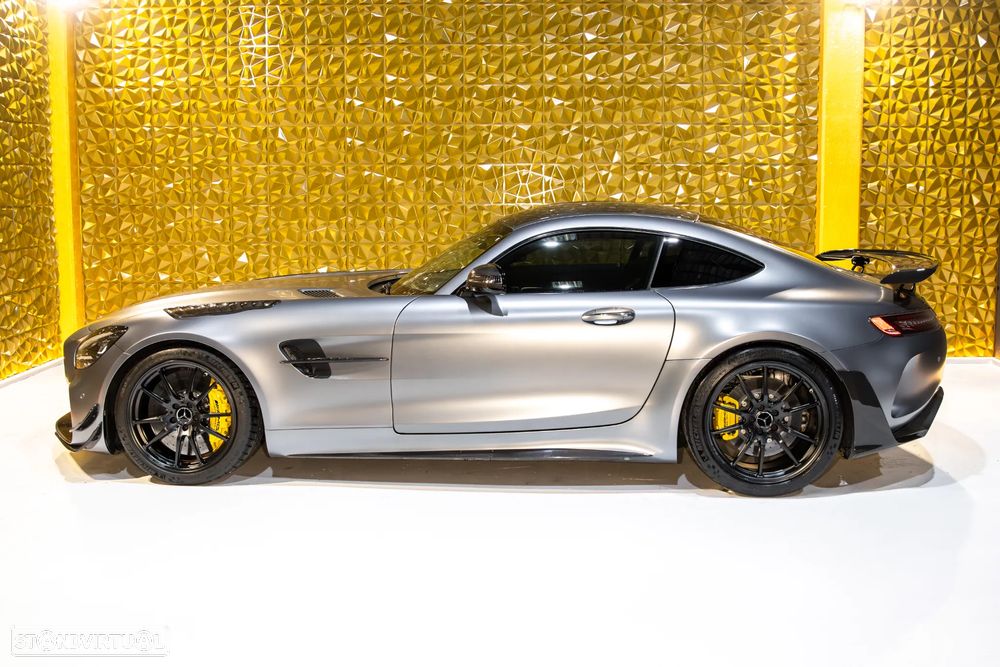 Mercedes-Benz AMG GT R - 21
