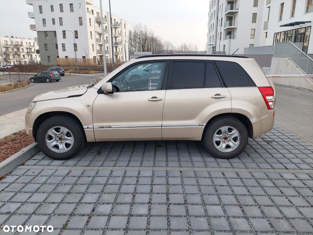 Suzuki Grand Vitara 2.0 - 3