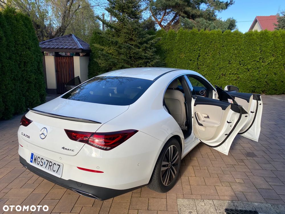 Mercedes-Benz CLA 250 4-Matic 7G-DCT - 9